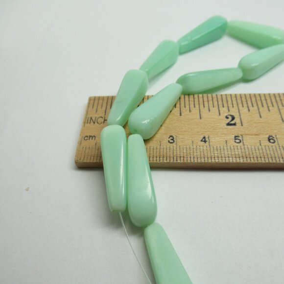 Uranium glass beads - Picture 6 of 8